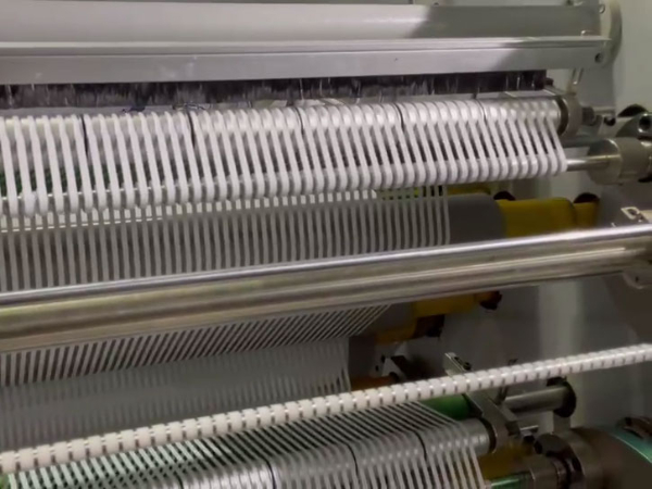 德力实修正带分切机 德力实修正带分切机